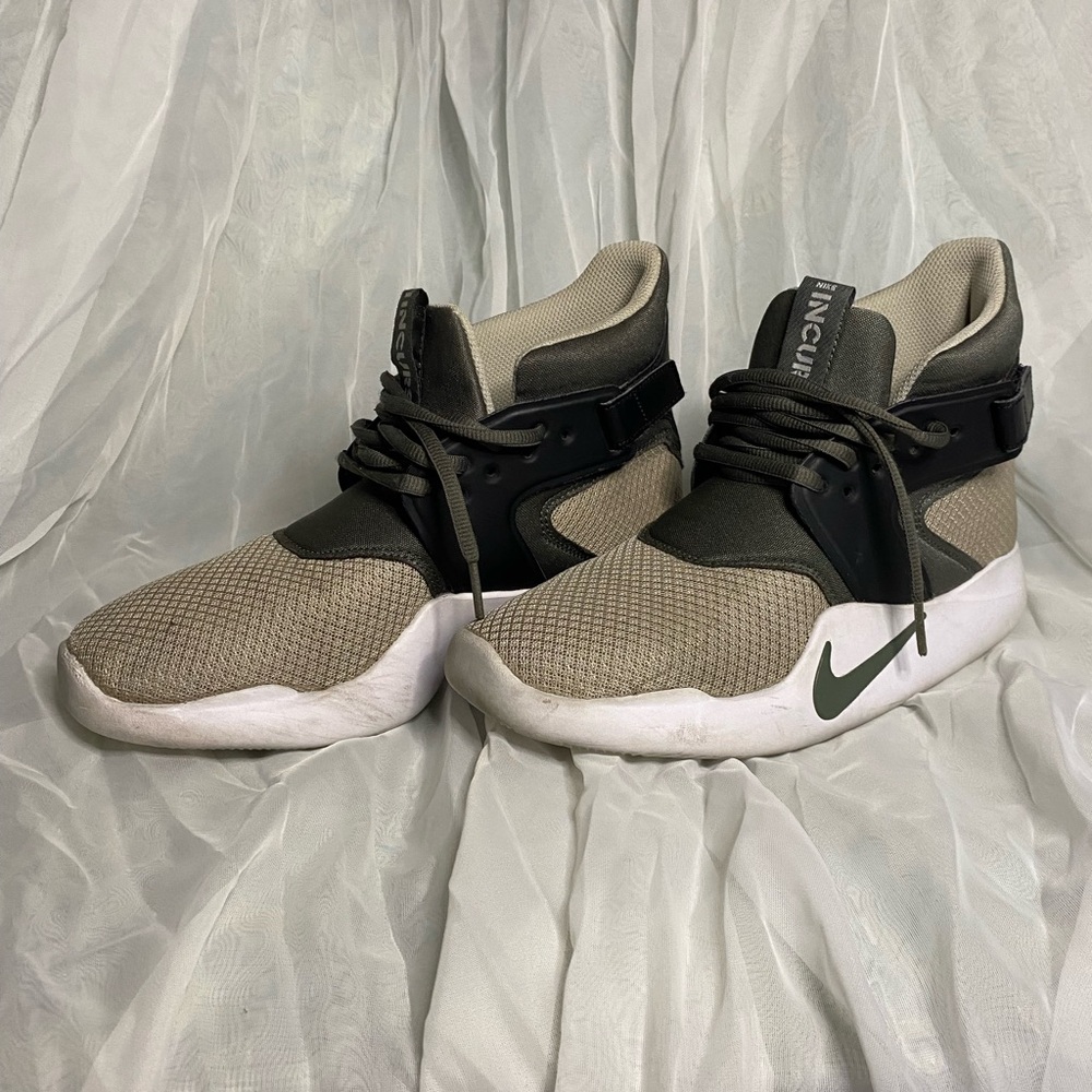 Green Nike Incursion Mid
